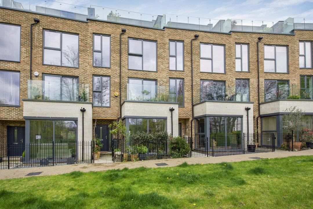 5 bedroom property for sale in Tangmere Crescent, Uxbridge £950,000