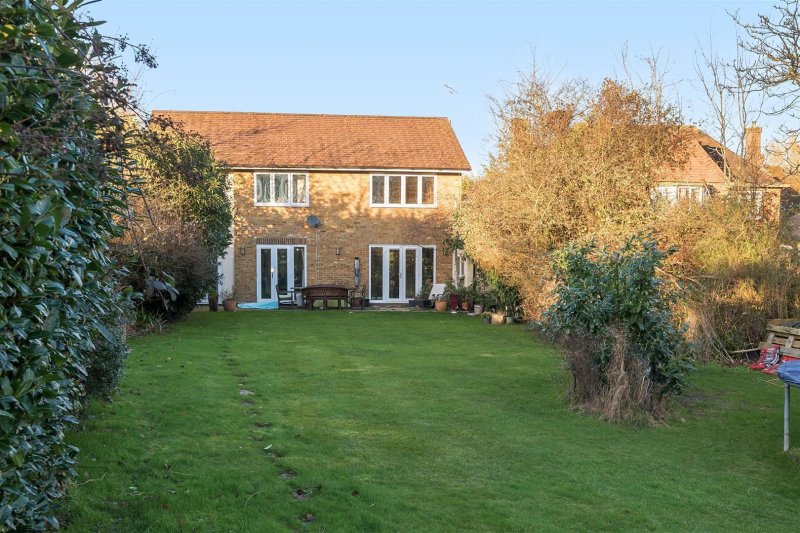 4 bedroom property for sale in Lower Farm Road, Effingham Guide price