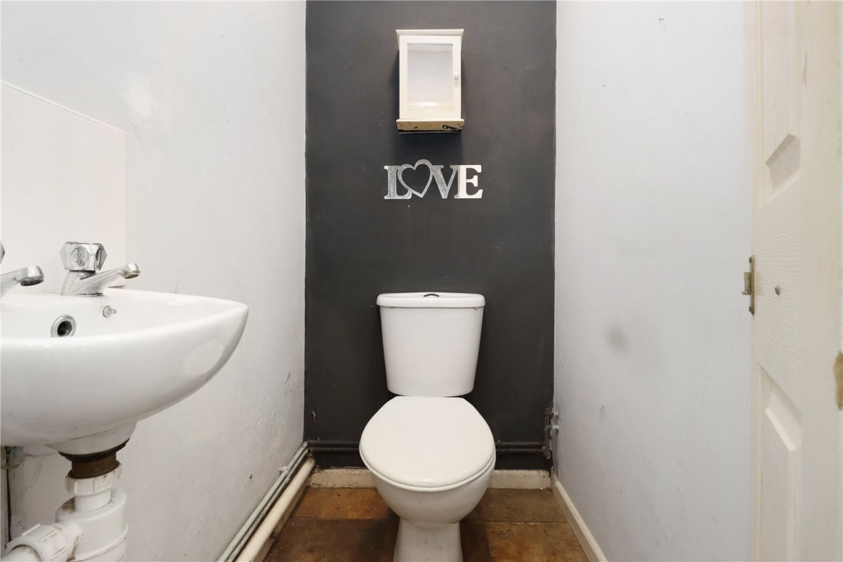 3 bedroom property for sale in South Road, Hailsham, East Sussex, BN27