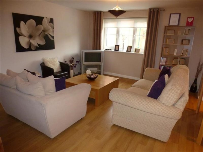 2 bedroom property for sale in Warren Court, Hampton Hargate