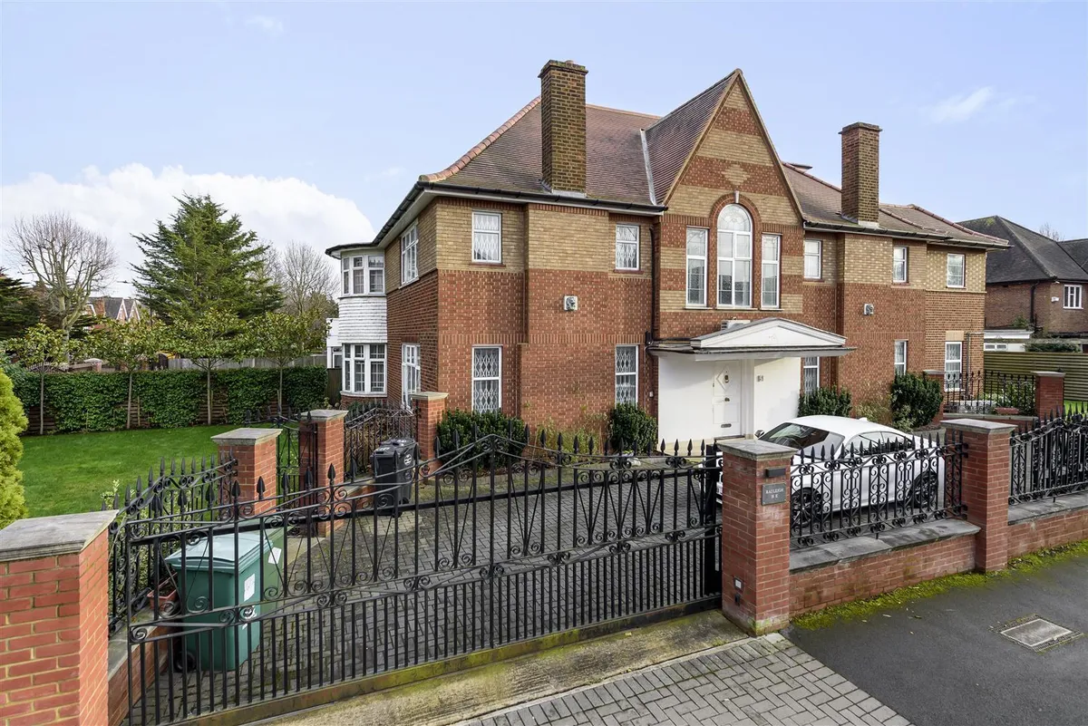 Brondesbury Park, London, NW6