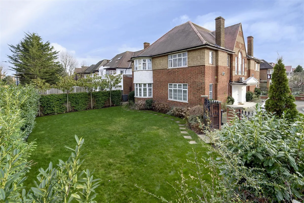 Brondesbury Park, London, NW6