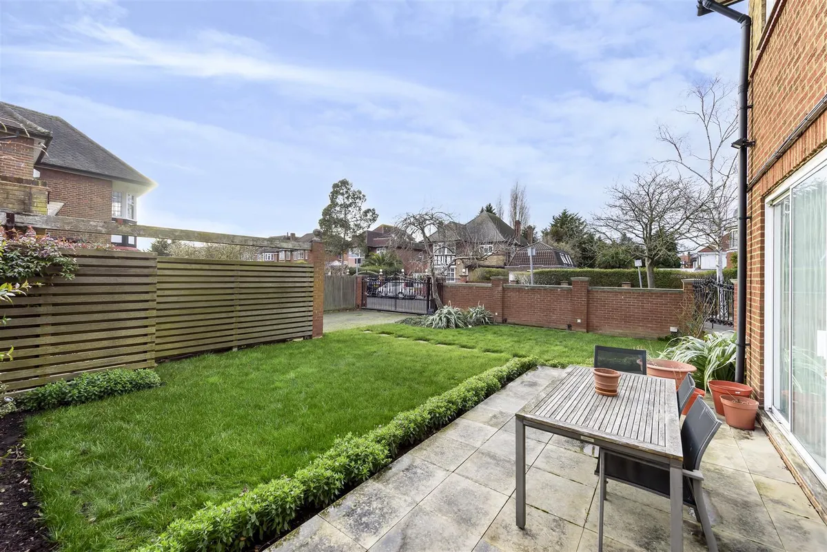 Brondesbury Park, London, NW6
