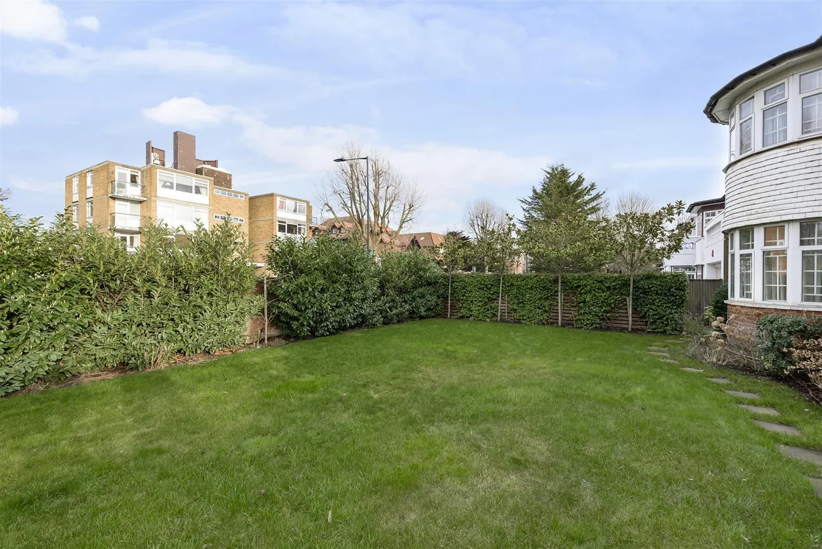 Brondesbury Park, London, NW6