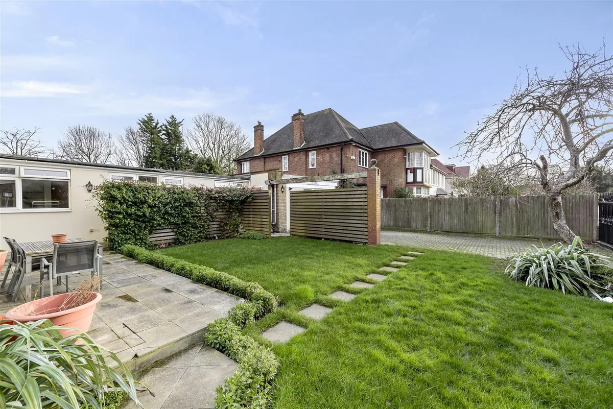 Brondesbury Park, London, NW6