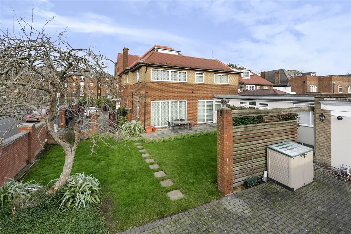 Brondesbury Park, London, NW6