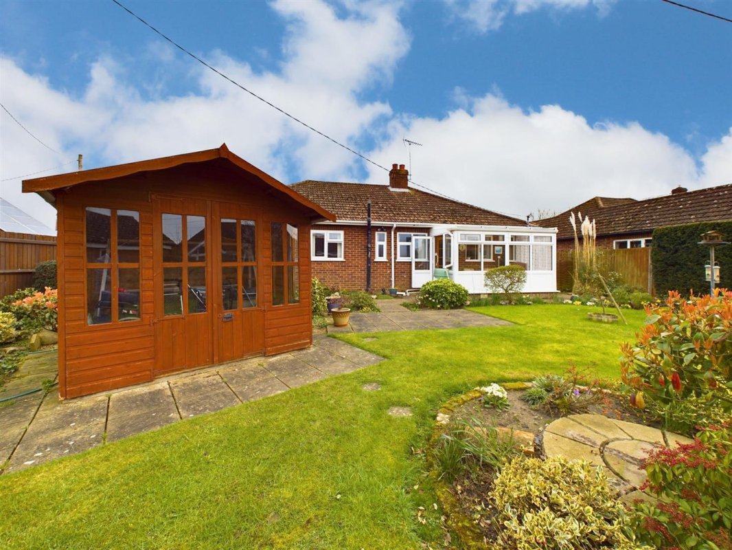 3 bedroom property for sale in Yaxham Road, Dereham £350,000