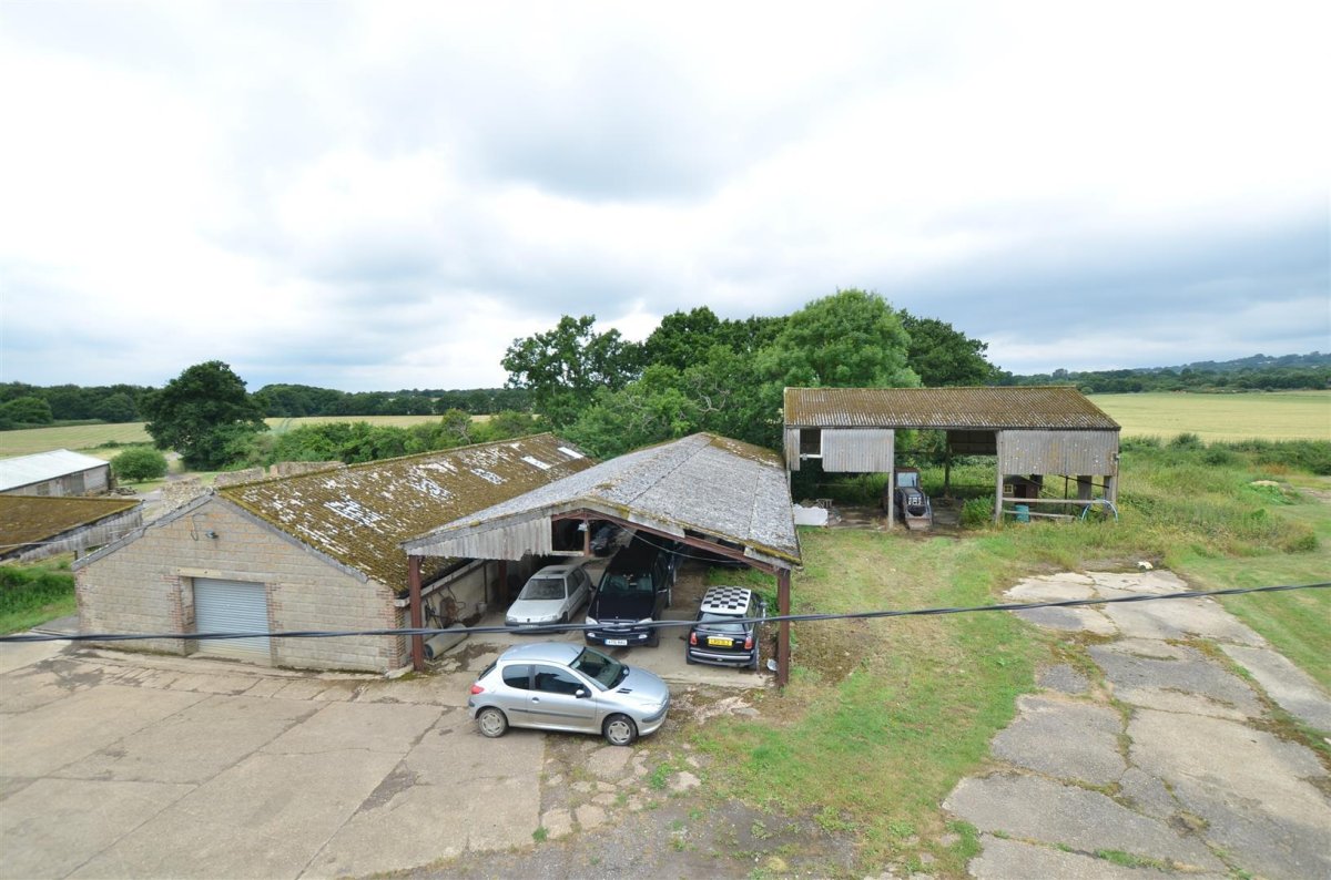 9 bedroom property for sale in Headcorn, Kent Offers in the region of