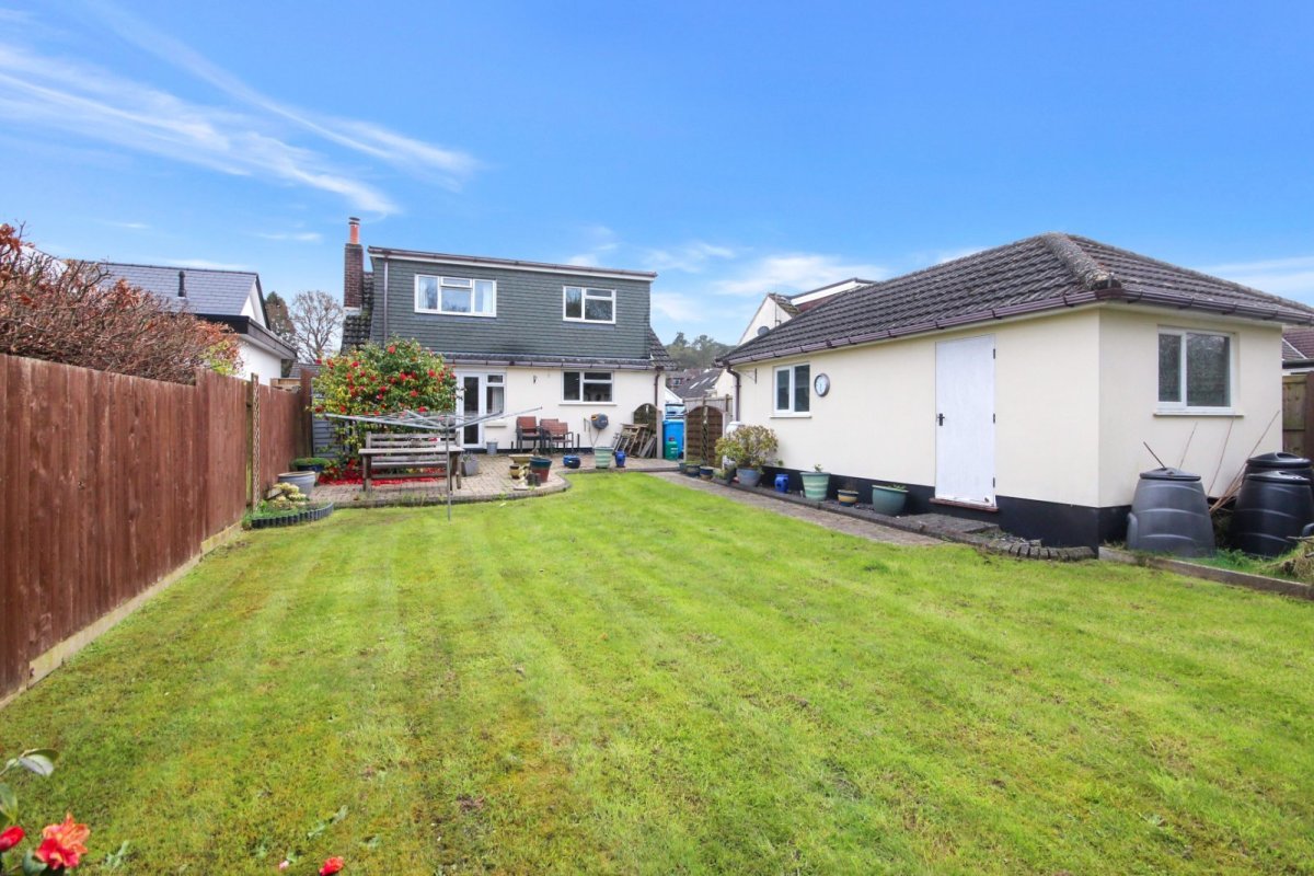 3 bedroom property for sale in Cheam Road, Broadstone, Dorset, BH18 £550,000