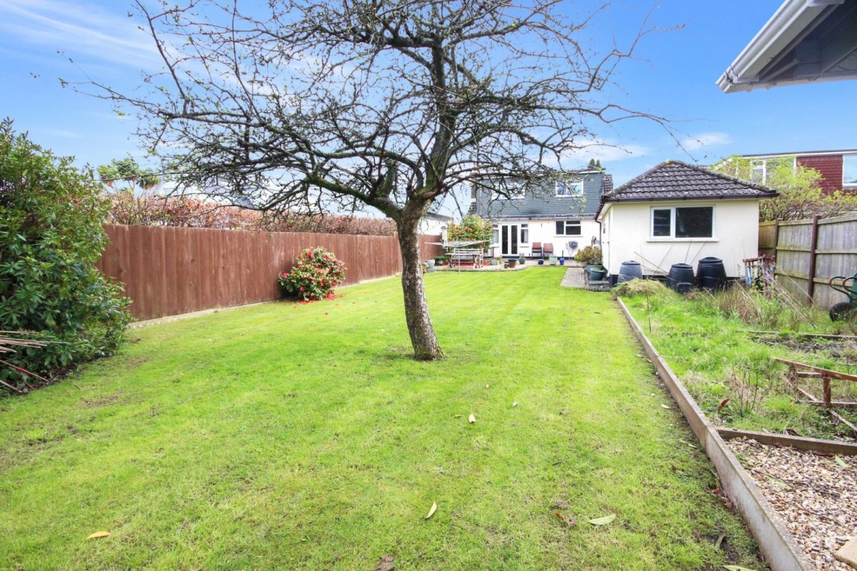 3 bedroom property for sale in Cheam Road, Broadstone, Dorset, BH18 £550,000