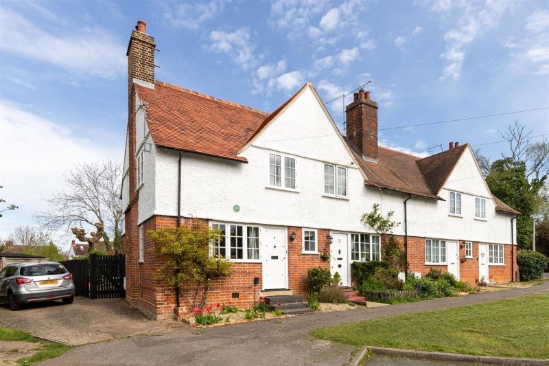 3 bedroom property for sale in Paddock Close, Letchworth Garden City