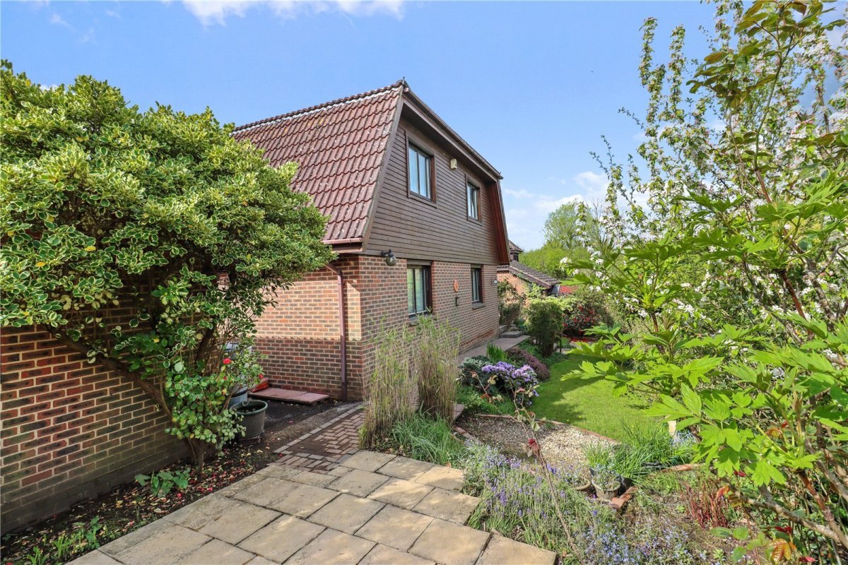 4 bedroom property for sale in Douglas Close, Hailsham, East Sussex