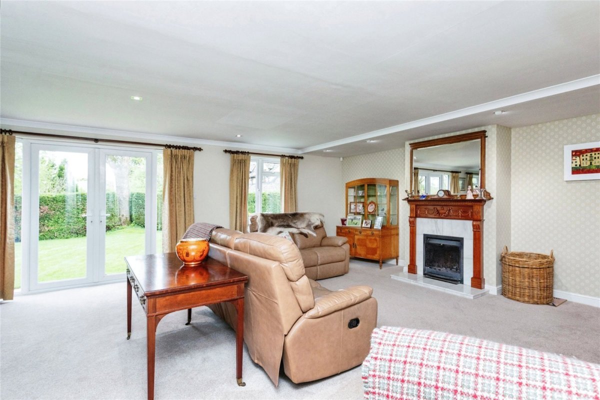4 bedroom property for sale in Burford Road, Brize Norton, Carterton, Oxfordshire, OX18 Guide