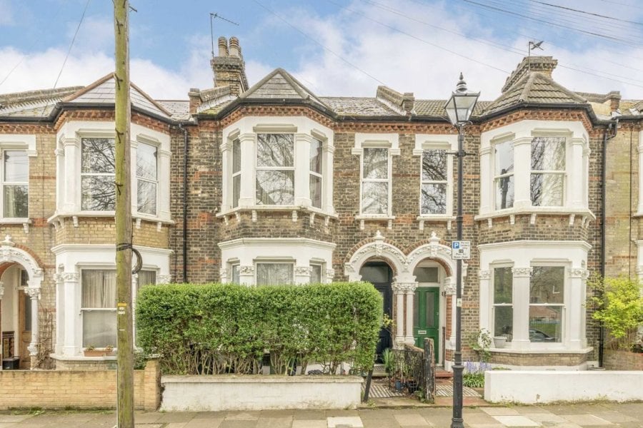 Jacksons 2 bedroom property for sale in Byrne Road, Balham £725,000