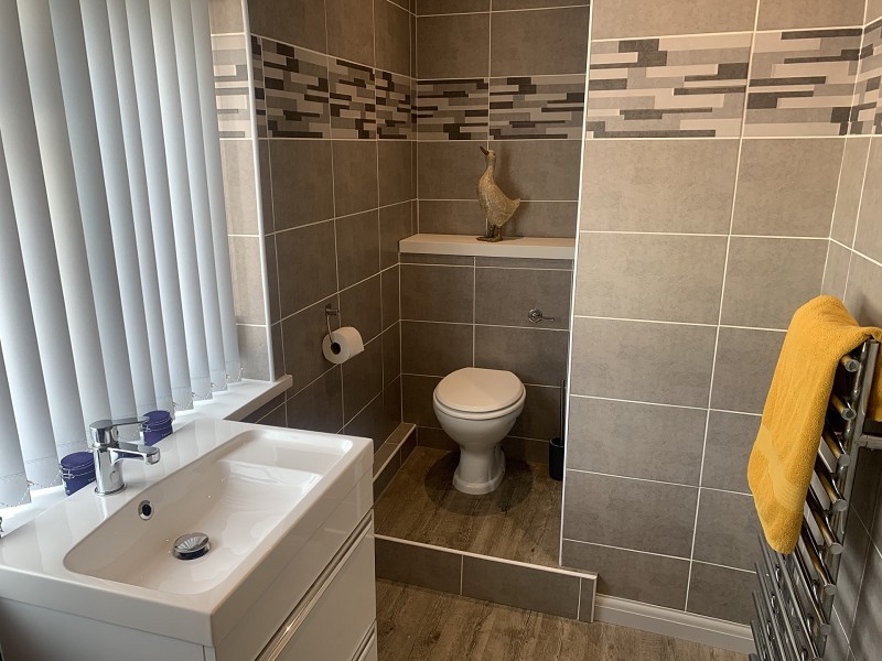 3 bedroom property for sale in Ynyswen, Penycae, Swansea. £160,000