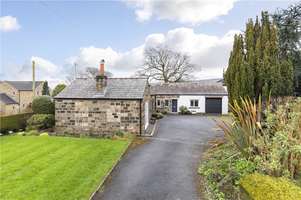 2 bedroom property for sale in Skipton Road, Addingham, Ilkley, LS29