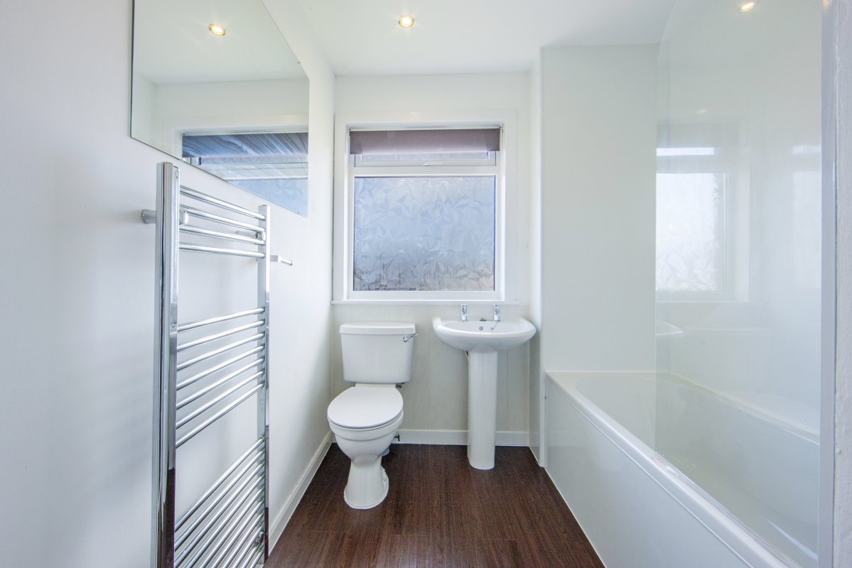 2 bedroom property for sale in 3 Pulpit Road, Oban, PA34 4LF Guide