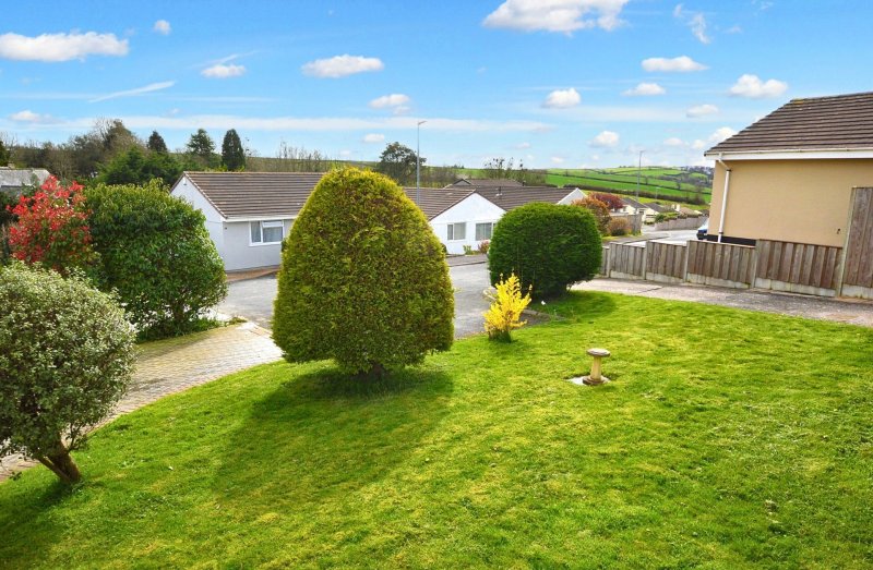 3 bedroom property for sale in Sunnybanks, Hatt, Saltash, PL12 Guide