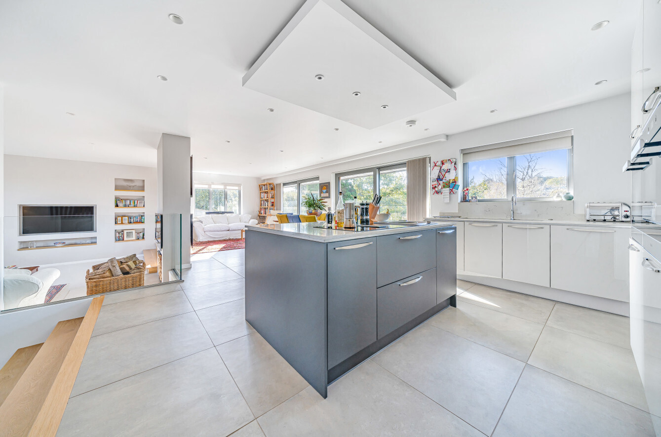 3 bedroom property for sale in Knowle Road, Budleigh Salterton, Devon