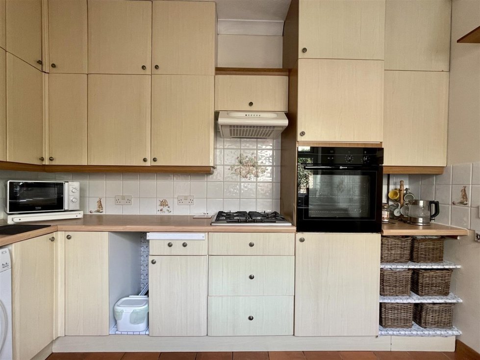 3 bedroom property for sale in Wollaston Road, Lowestoft £190,000