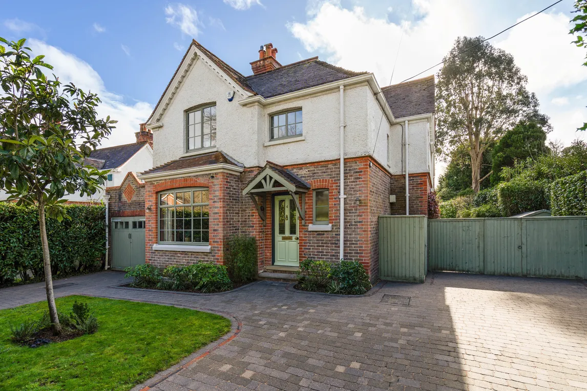 Properties for sale in Lindfield