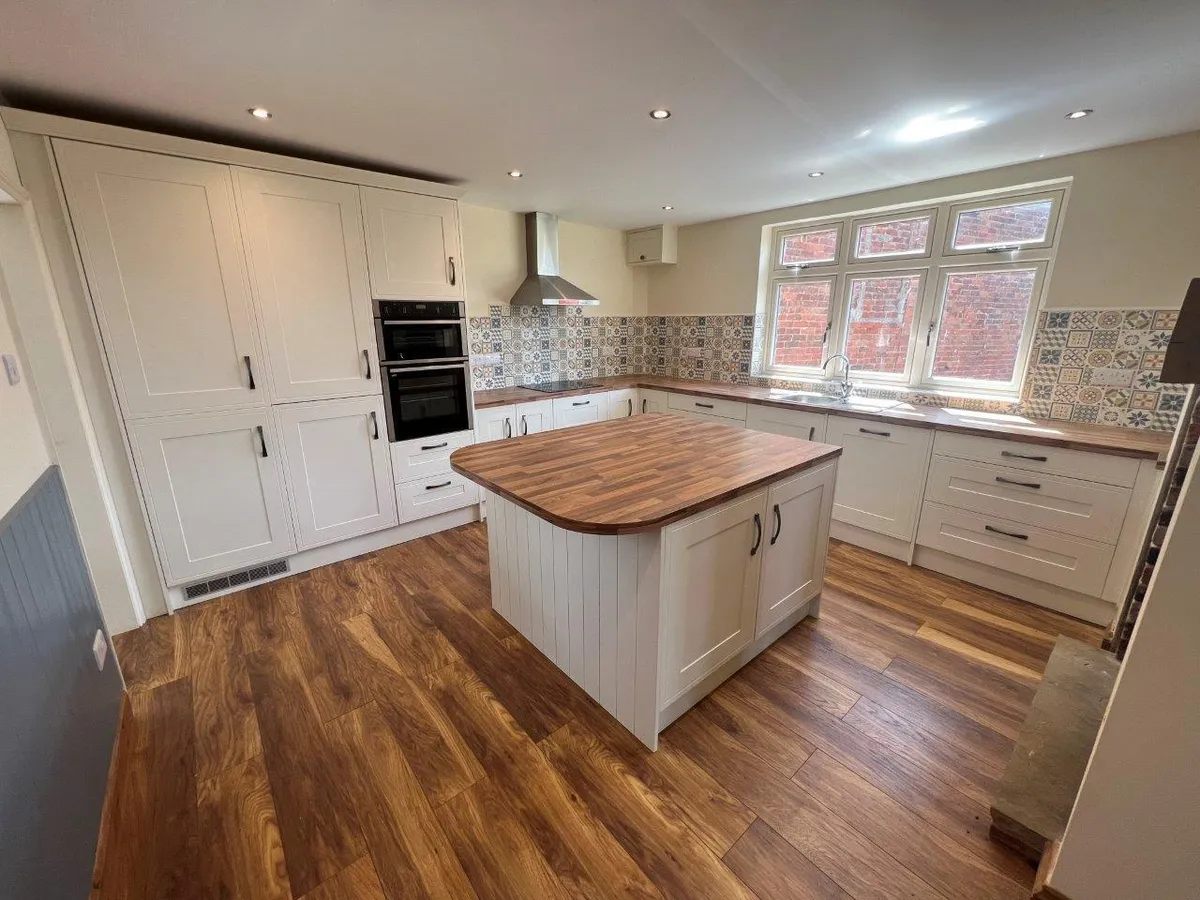 TOP FARM HOUSE, SIX HILLS ROAD, WALTON ON THE WOLDS, LOUGHBOROUGH