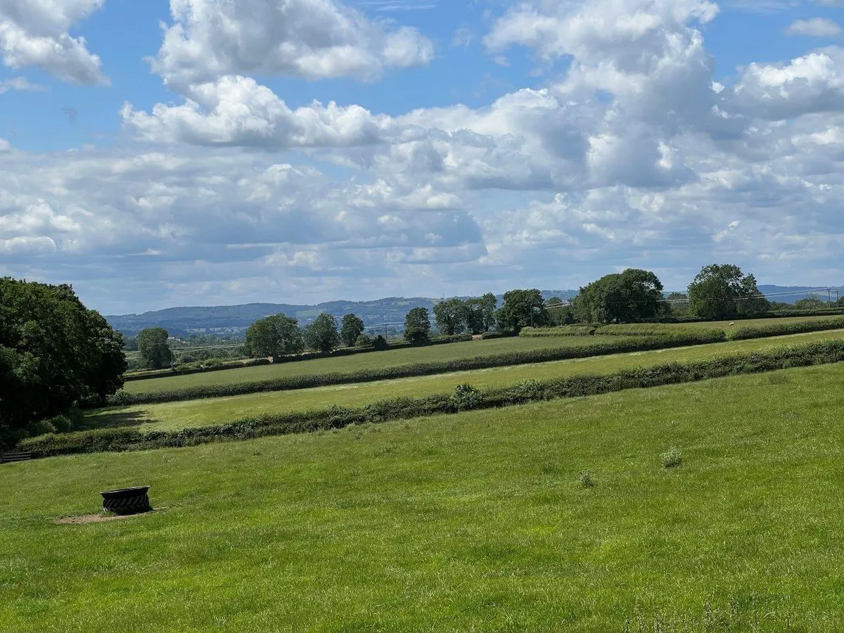 TOP FARM HOUSE, SIX HILLS ROAD, WALTON ON THE WOLDS, LOUGHBOROUGH