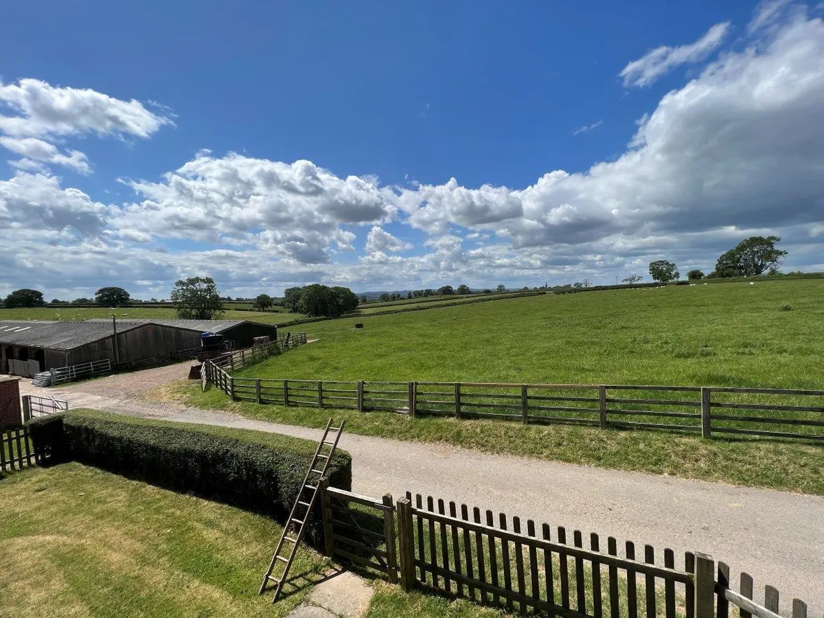 TOP FARM HOUSE, SIX HILLS ROAD, WALTON ON THE WOLDS, LOUGHBOROUGH