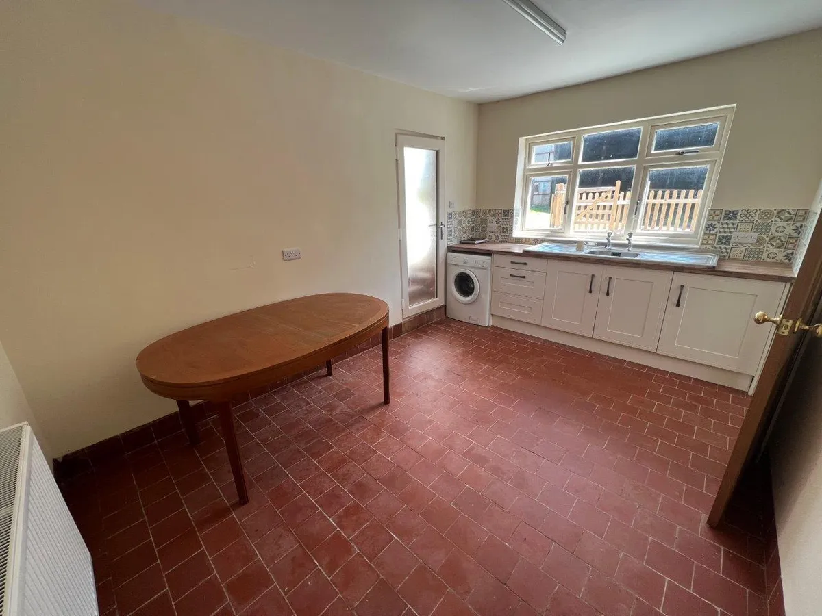 TOP FARM HOUSE, SIX HILLS ROAD, WALTON ON THE WOLDS, LOUGHBOROUGH