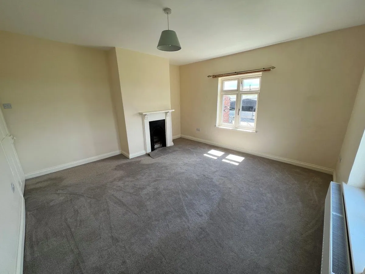 TOP FARM HOUSE, SIX HILLS ROAD, WALTON ON THE WOLDS, LOUGHBOROUGH