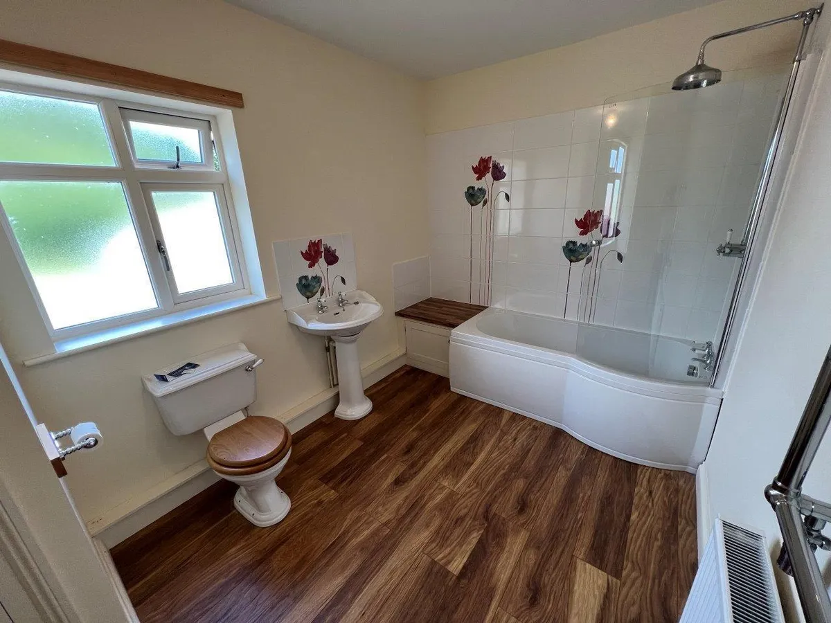 TOP FARM HOUSE, SIX HILLS ROAD, WALTON ON THE WOLDS, LOUGHBOROUGH