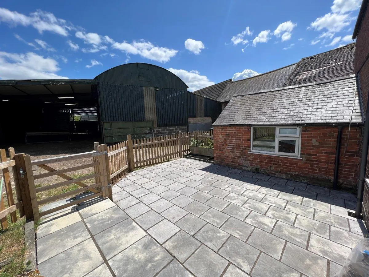 TOP FARM HOUSE, SIX HILLS ROAD, WALTON ON THE WOLDS, LOUGHBOROUGH
