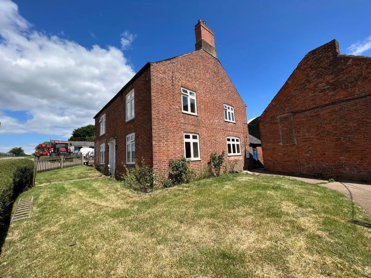 TOP FARM HOUSE, SIX HILLS ROAD, WALTON ON THE WOLDS, LOUGHBOROUGH