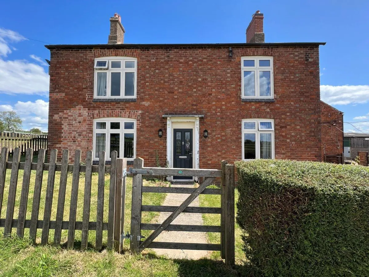 TOP FARM HOUSE, SIX HILLS ROAD, WALTON ON THE WOLDS, LOUGHBOROUGH