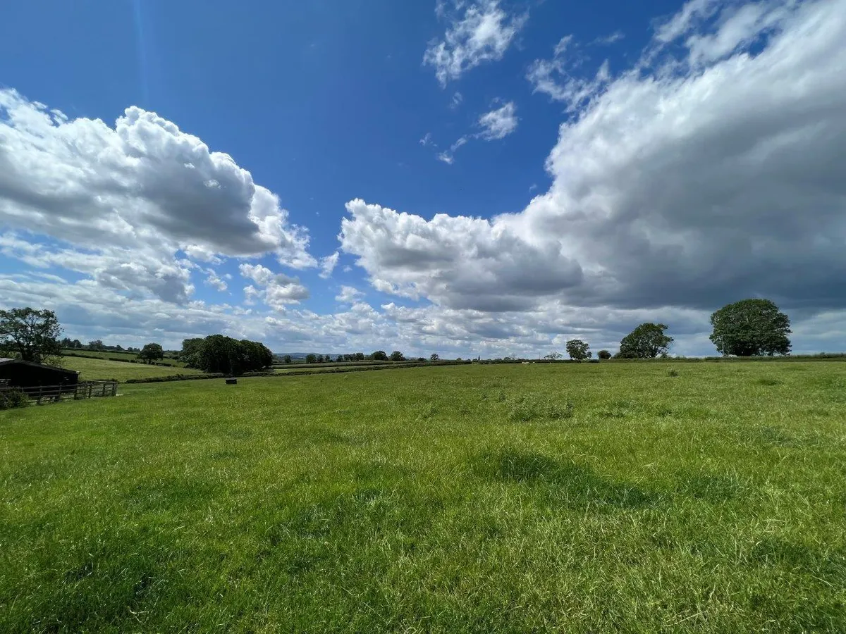 TOP FARM HOUSE, SIX HILLS ROAD, WALTON ON THE WOLDS, LOUGHBOROUGH