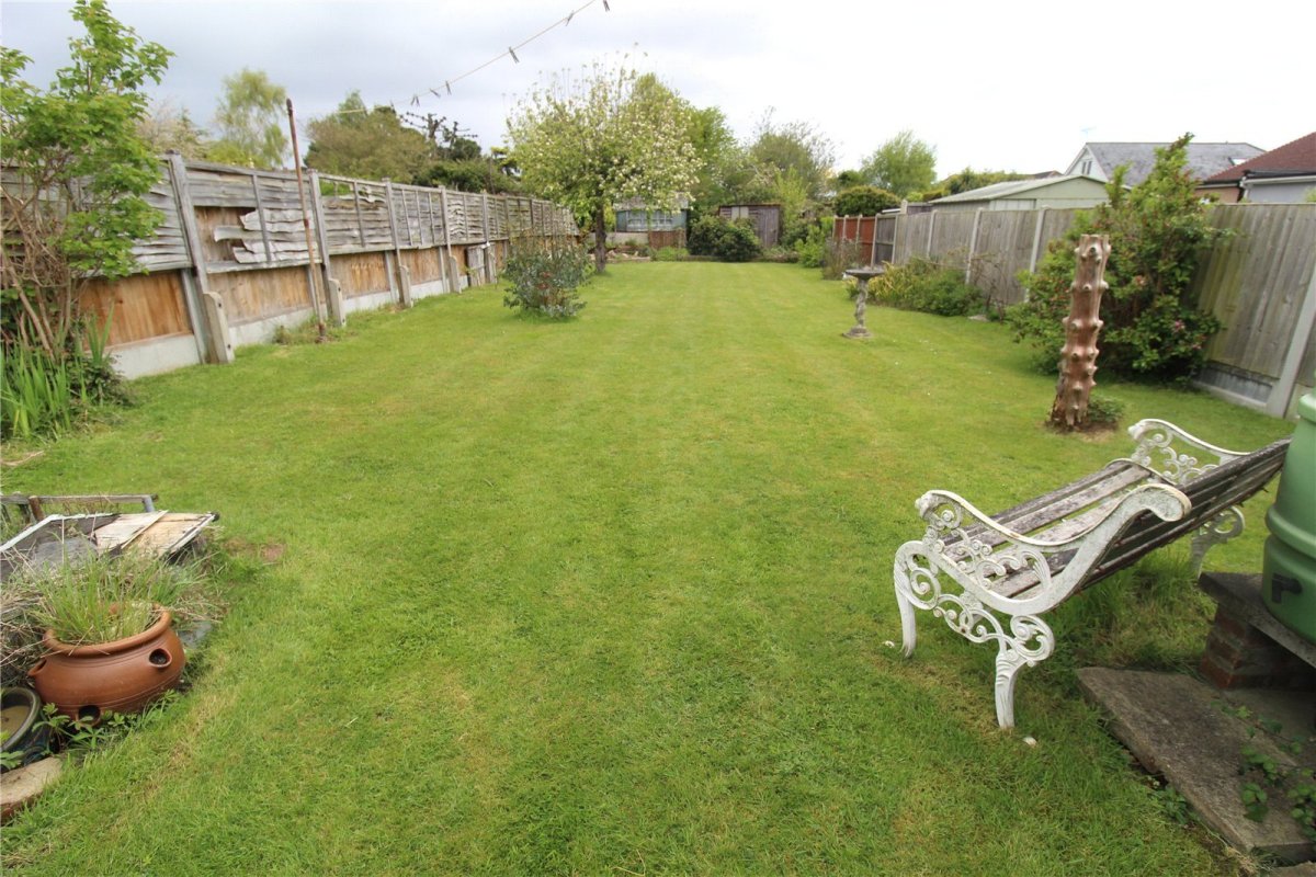 2 bedroom property for sale in Ashingdon Road, Rochford, Essex, SS4