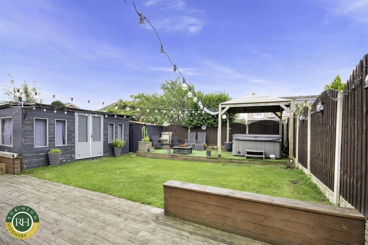 4 bedroom property for sale in Tatenhill Gardens, Cantley, Doncaster