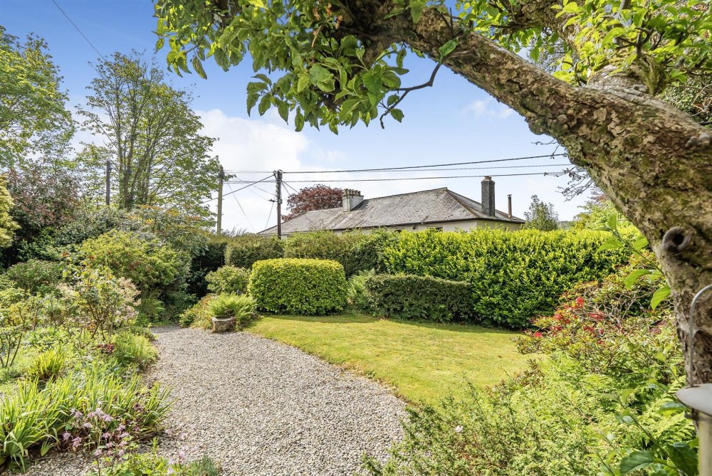 Stags 5 bedroom property for sale in Whitchurch Road, Whitchurch