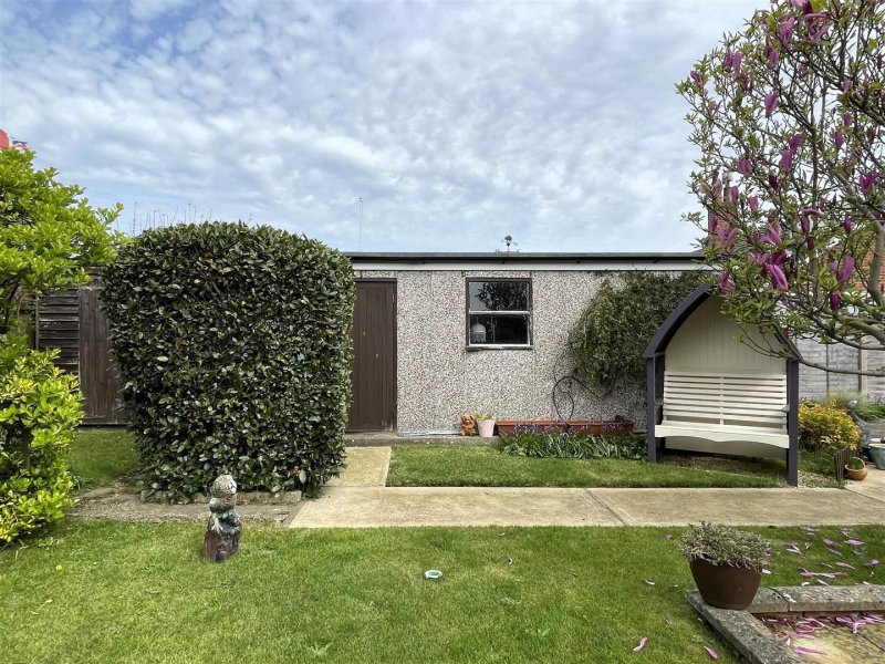 2 bedroom property for sale in Ship Road, Pakefield £220,000