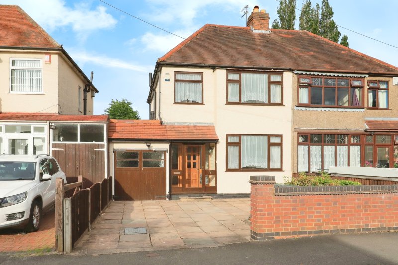 3 bedroom property for sale in Chester Avenue, Claregate/Tettenhall