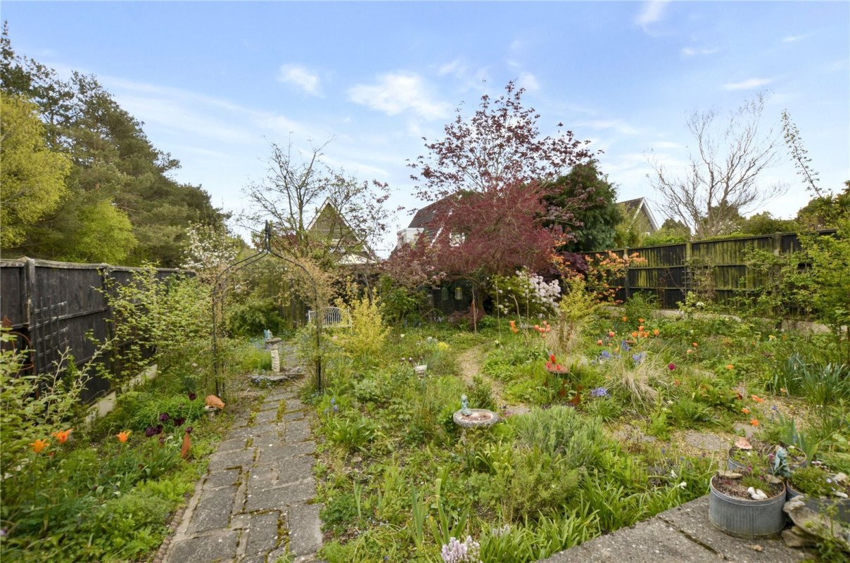 2 bedroom property for sale in Uplands Road, West Moors, Ferndown