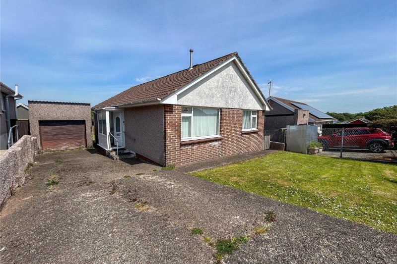 3 bedroom property for sale in Silverstream Drive, Hakin, Milford Haven, Pembrokeshire, SA73 £