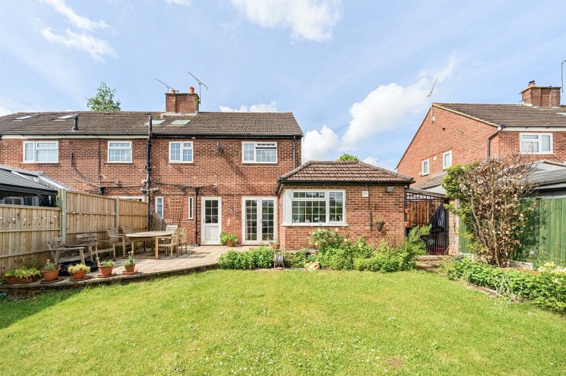 Cox Green Road, Maidenhead 3 bedroom semidetached house Roger Platt