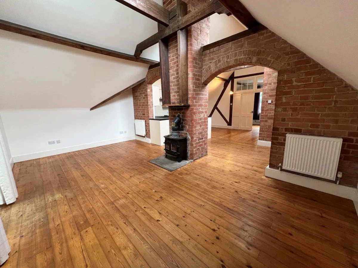 THE APARTMENT, SAXELBY PARK, SAXELBY