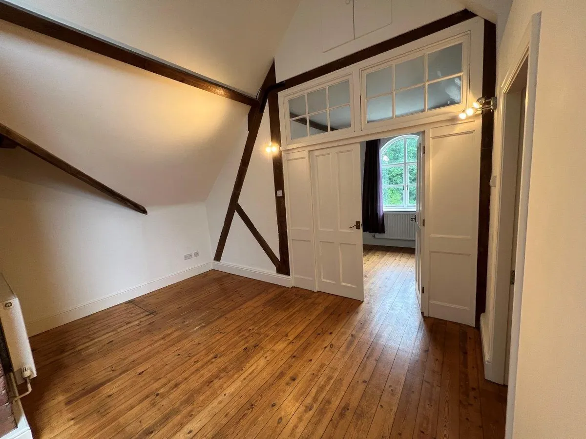 THE APARTMENT, SAXELBY PARK, SAXELBY