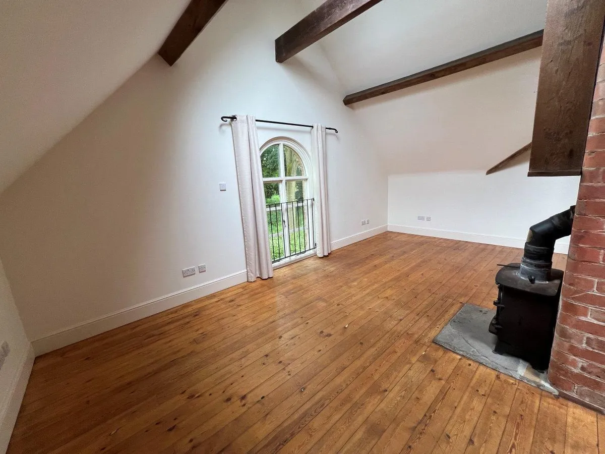 THE APARTMENT, SAXELBY PARK, SAXELBY