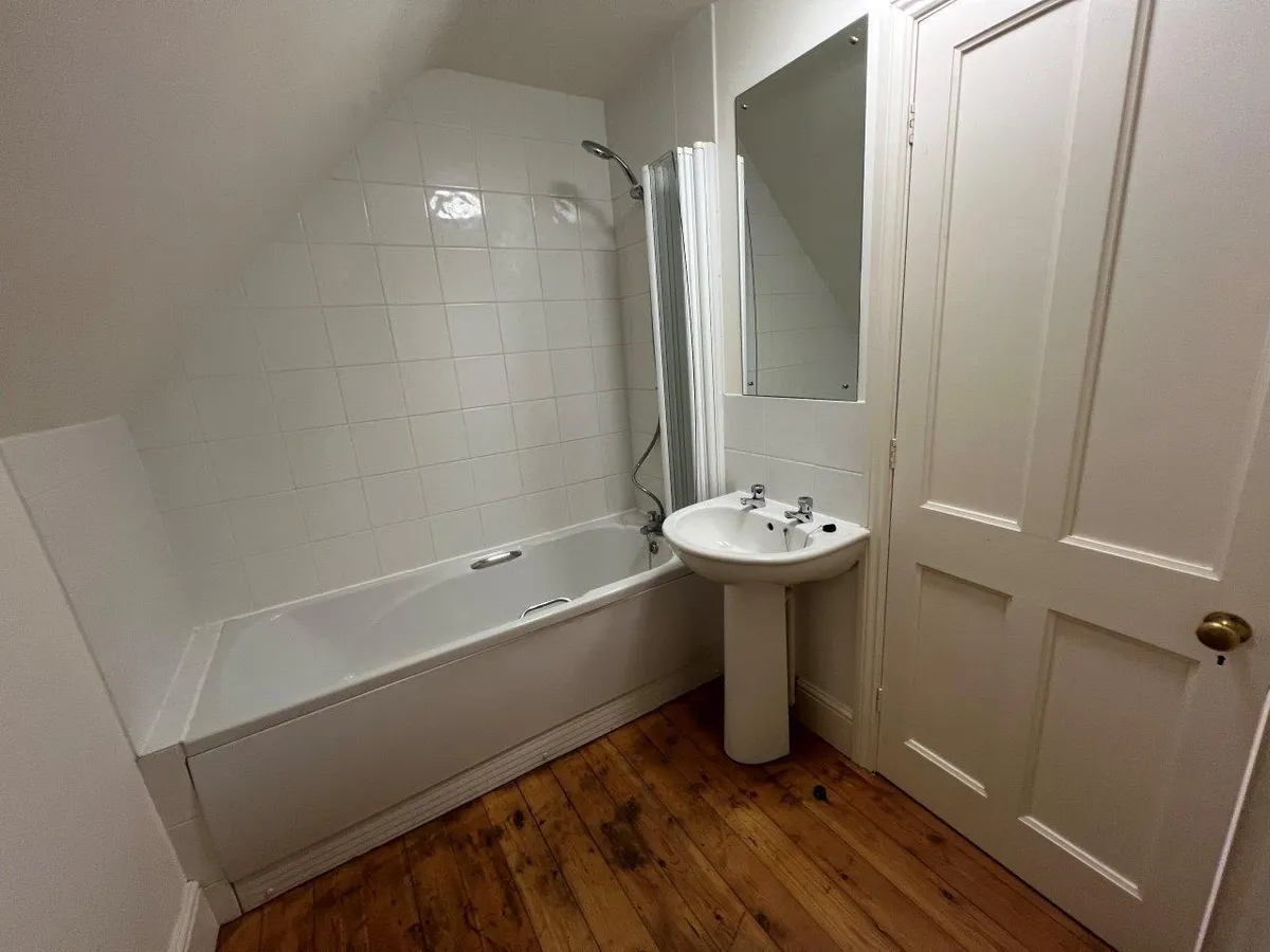 THE APARTMENT, SAXELBY PARK, SAXELBY