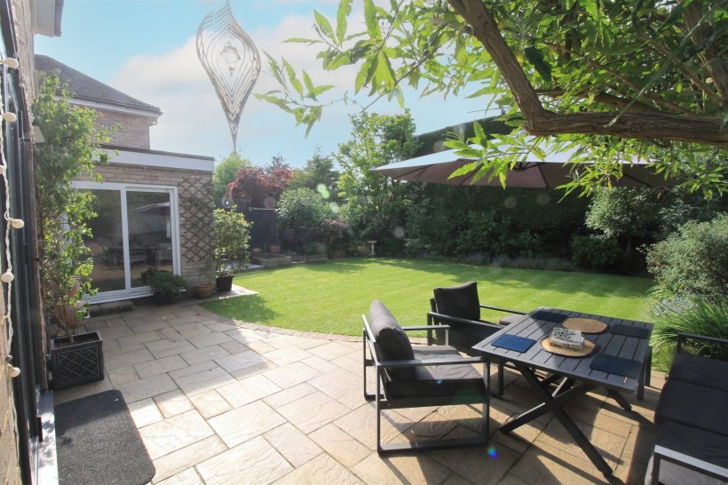 Mortimer Hill, Tring 4 bedroom detached house Brown & Merry