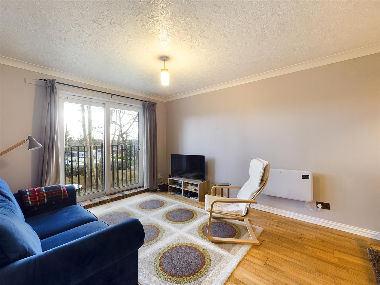 Leicester Court, Worth Image 3
