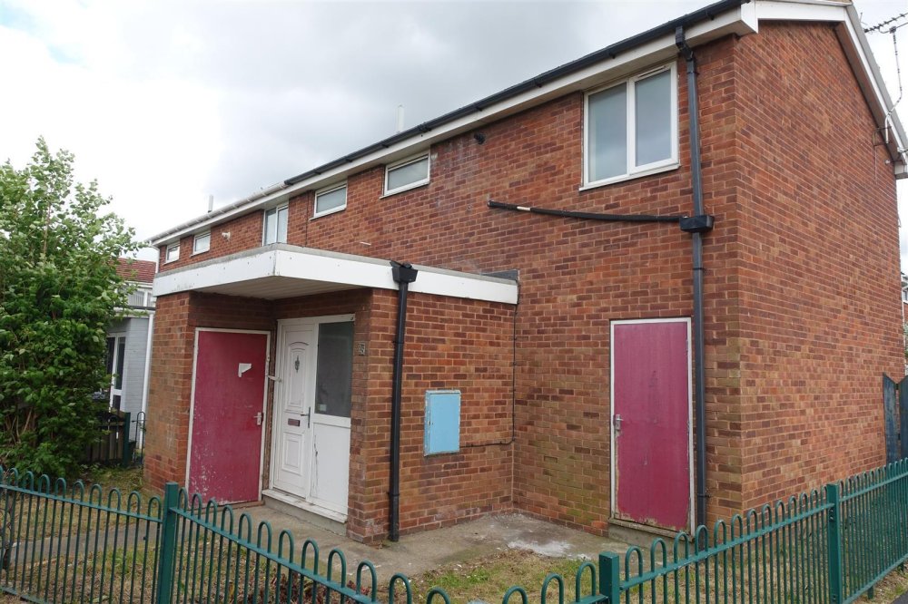 3 bedroom property for sale in Croasdale Gardens, Carcroft, Doncaster